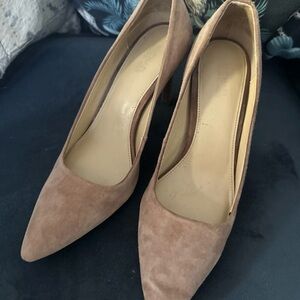 Michael Kors Pointed Toe Suede Pumps in Nude 6.5
